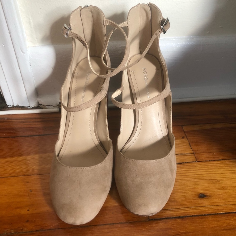 🐵BCBGeneration Leissa Pump, Nude Faux Suede🍪